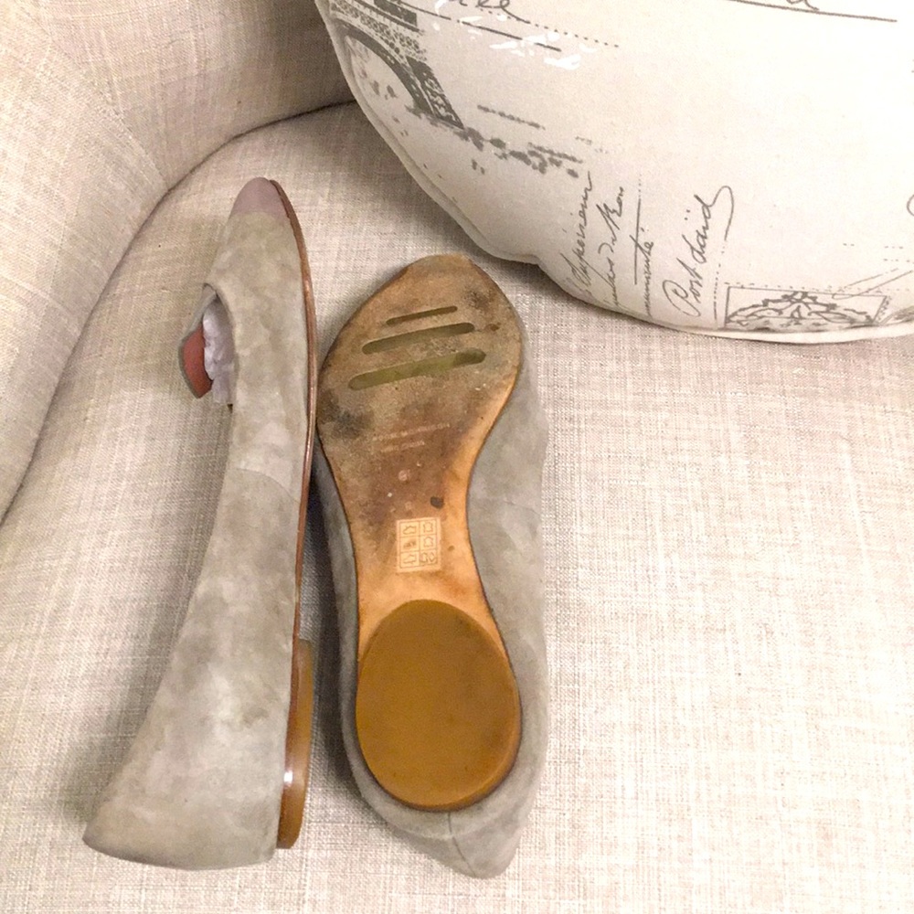 ✨ Moving sale 🚗- Sigerson Morrison Gray Suede Pointed Flats, Size 8.5 - Picture 6 of 6
